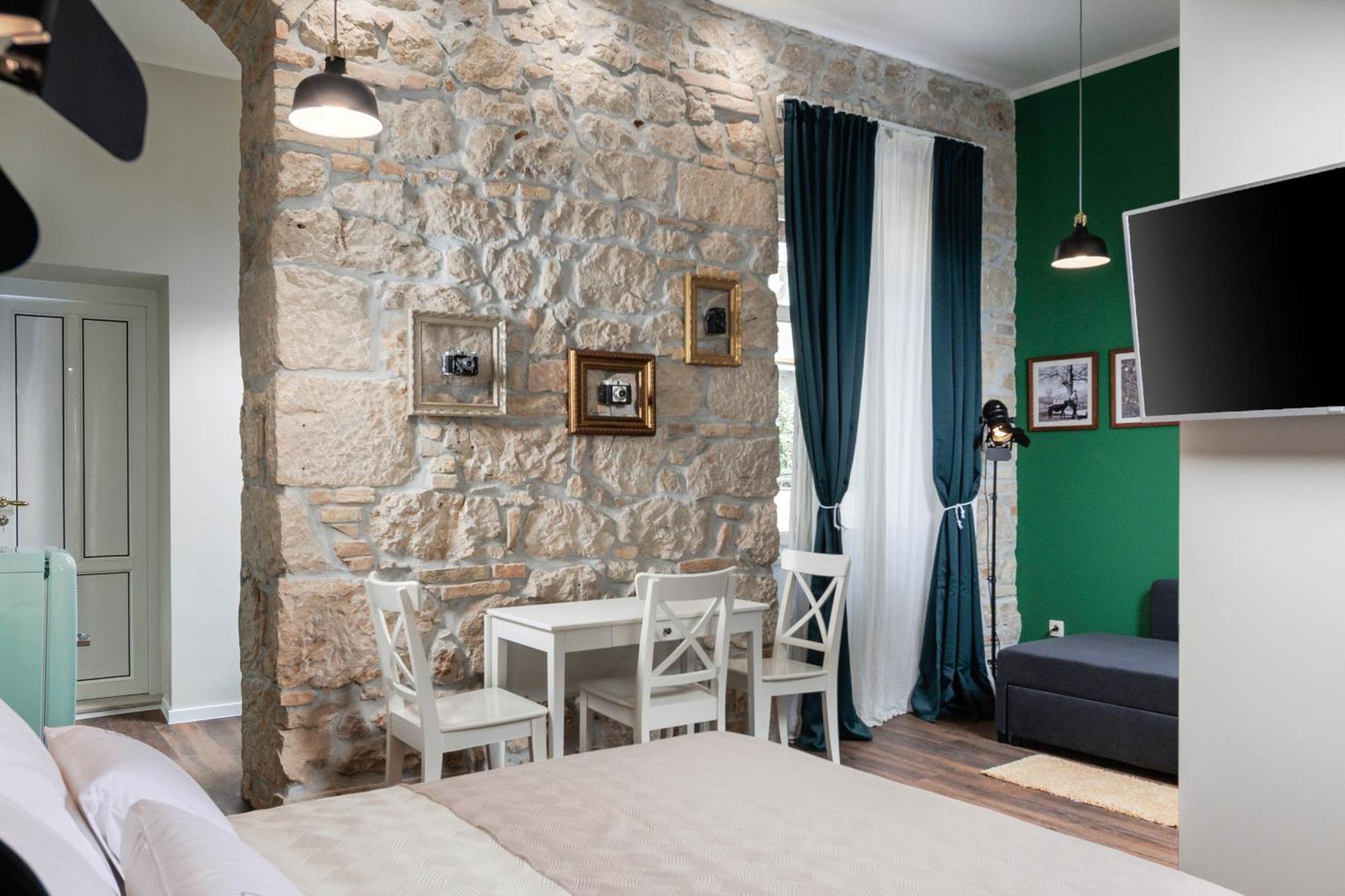 Photel Apartments Цриквениця Екстер'єр фото