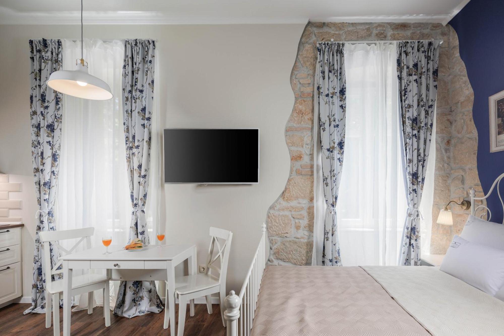Photel Apartments Цриквениця Екстер'єр фото