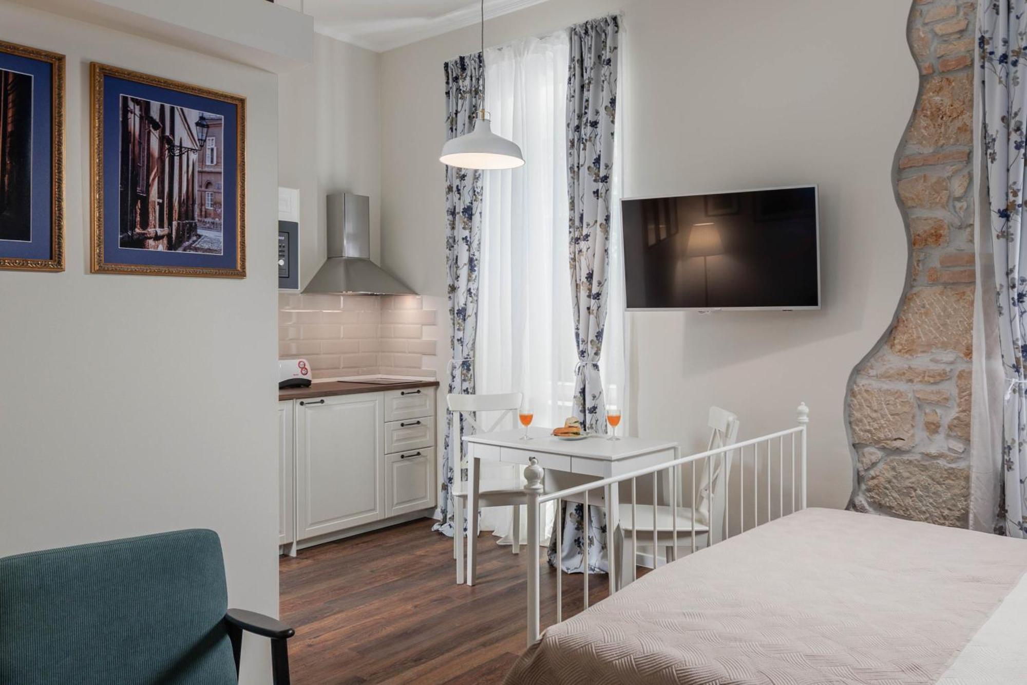 Photel Apartments Цриквениця Екстер'єр фото